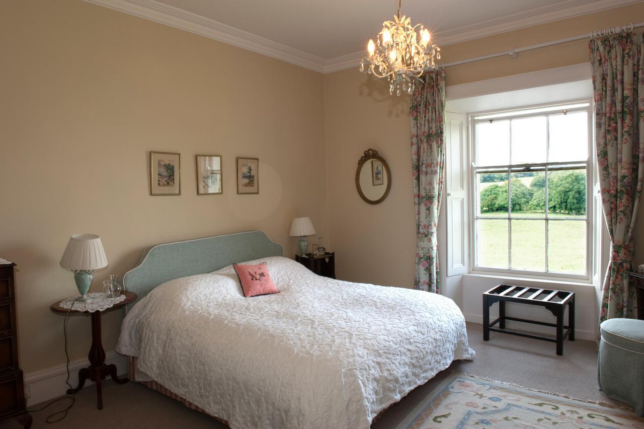 Lough Bawn House Bed & Breakfast Collinstown  Екстериор снимка