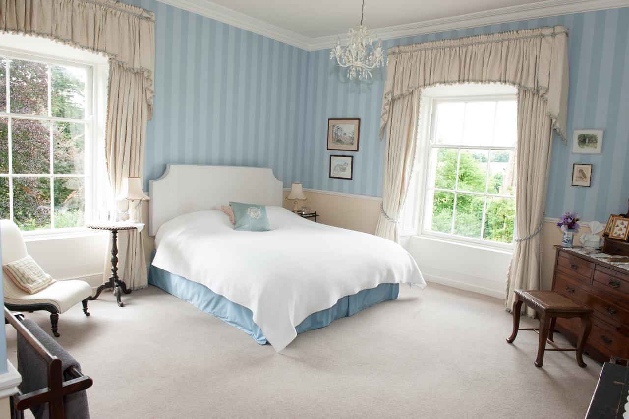 Lough Bawn House Bed & Breakfast Collinstown  Екстериор снимка